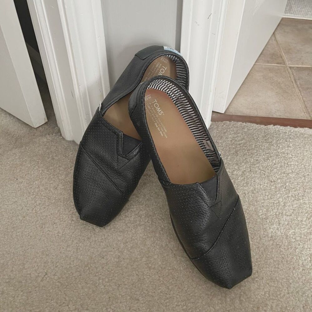 TOMS Classic Alpargata Slip On Genuine Leather Perforated Flat Driving Shoes